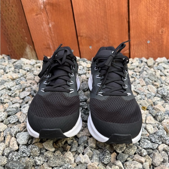 Nike Run Swift 3 Men's Black and White Athletic Shoes - Picture 10 of 13